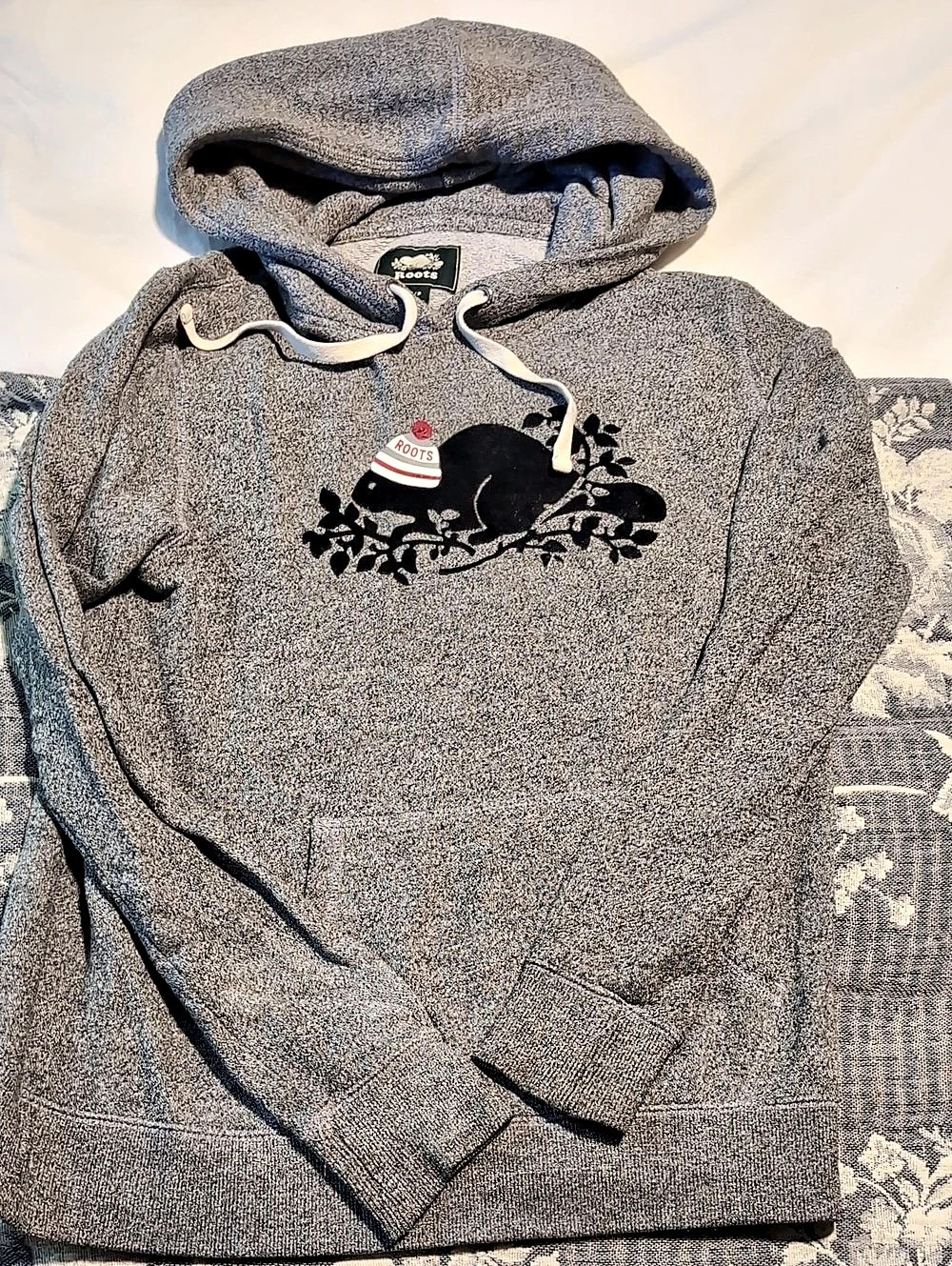 Roots Original Kanga Hoodie Salt & Pepper Graphic Pullover Hoodie in Gray Size
